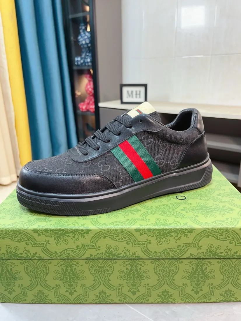 Men's shoes 💰400🌹🌹GUCCI [Gucci] New high-end brand of men's shoes, the latest fashionable casual men's shoes, trendy and versatile style, relaxed and sporty style, uppers imported from Italy, first-layer cowhide, genuine leather lining and ultra-fine workmanship. Original personalized fashionable rubber wear-resistant outsole, light and comfortable on the foot, size 38-44